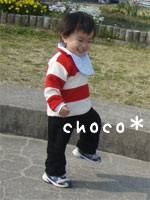 ���U����